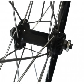 Gravel and road bike wheels Bontrager TLR alu balls bearings