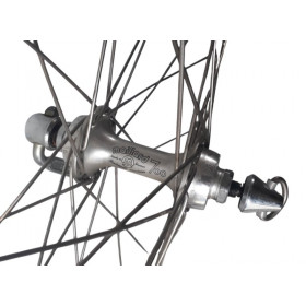 Roue velo vintage moyeu Maillard 700 Racing