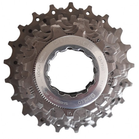 9 speed cassette shimano Dura ace CS-7700
