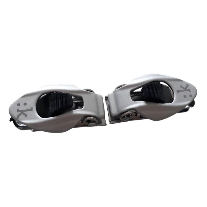 Fizik R3 shoe buckles