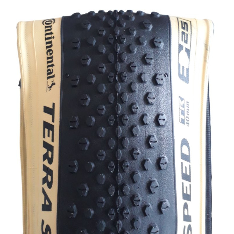 Pneu continental terra speed