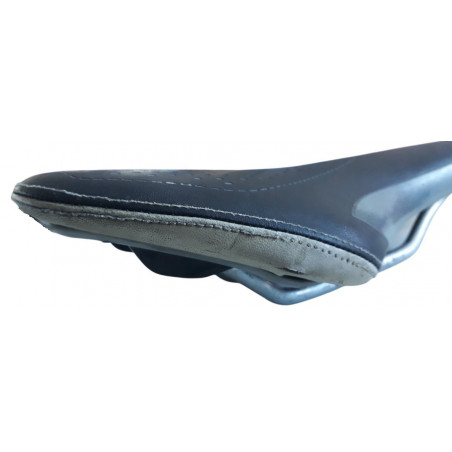 Selle Demi-sang Synthétique Douce – Taille 15 Pouces – Traditionnelle – Toutes Tailles Disponibles