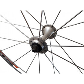 Campagnolo Zonda front wheel 20 spokes